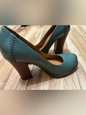 Kork-Ease Green Leather Simone Block Heel Pumps6
